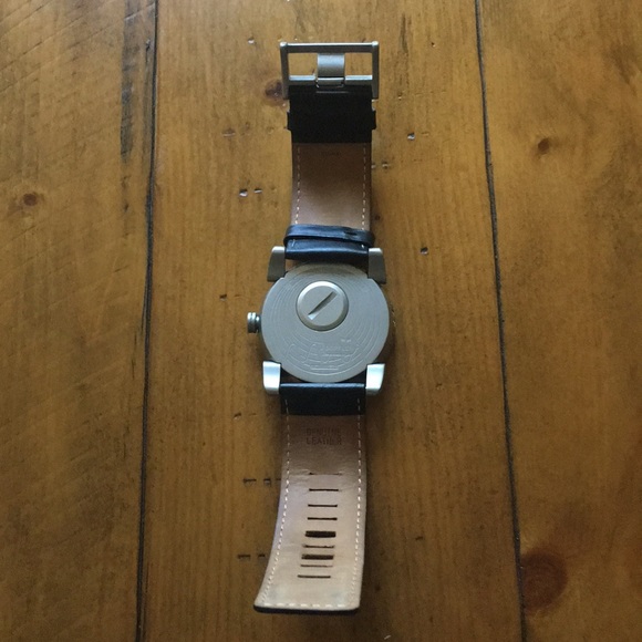 Men’s record player watch. - Picture 3 of 13